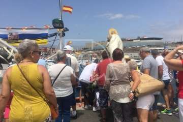 Procesión terrestre-marítimo de la Virgen del Carmen por la bahía de Melenara (Foto TA)